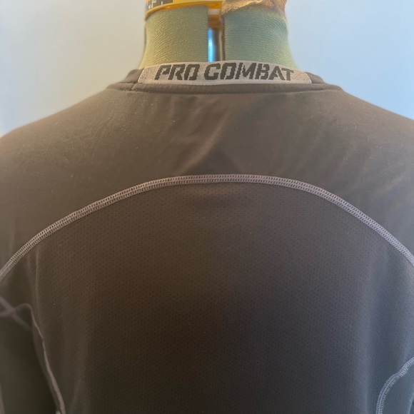Nike Pro Combat Dri-Fit Shirt Sz S Long Sleeves Black. Ladies/unisex - Picture 7 of 8